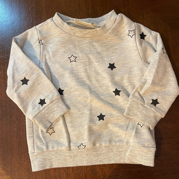 First Impressions | Gray and Black Star Outfit Set | 12 mo - Picture 2 of 6